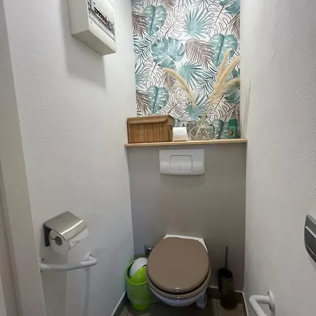Cosy Avec Climatisation Et Terrasse Апартаменты