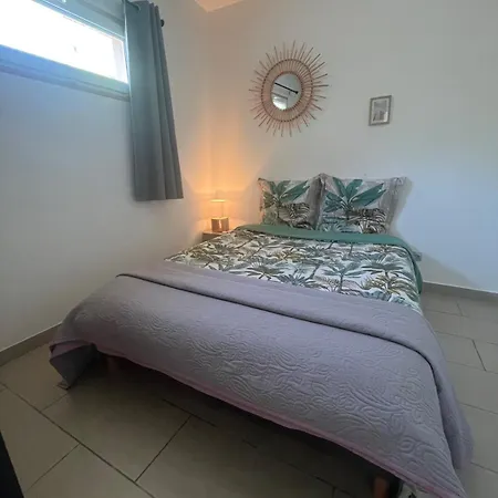 Cosy Avec Climatisation Et Terrasse Апартаменты