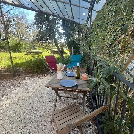 Cosy Avec Climatisation Et Terrasse Апартаменты *
